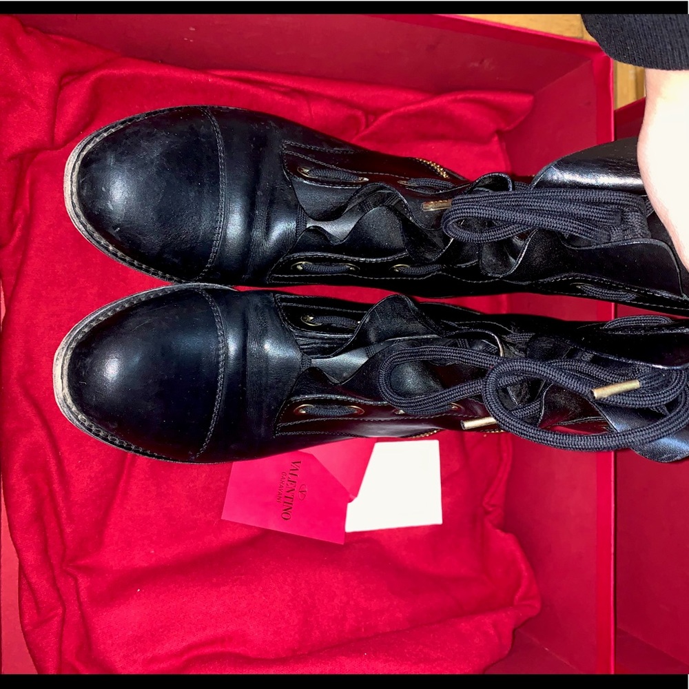 VALENTINO RUFFLE COMBAT BOOTS — 37.5 - Picture 5 of 5